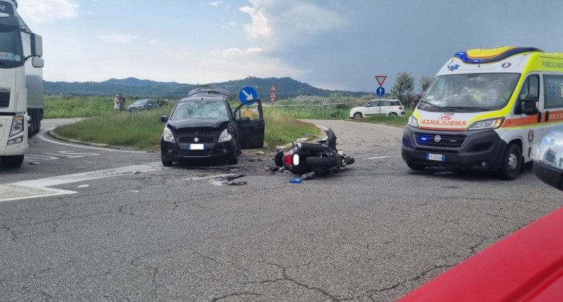 Un morto nello scontro tra un’auto e uno scooter sulla SP31